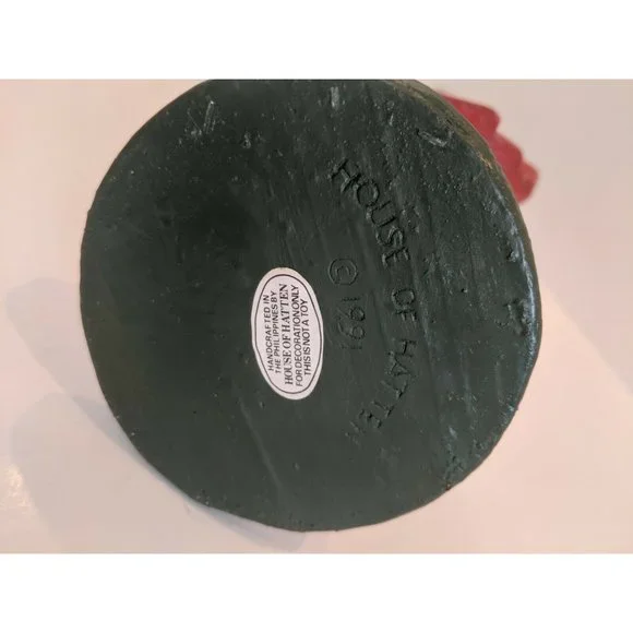 House of Hatten 12"tall Victorian Man On Christmas Day Denise Calla 1991 Caroler - Picture 7 of 7